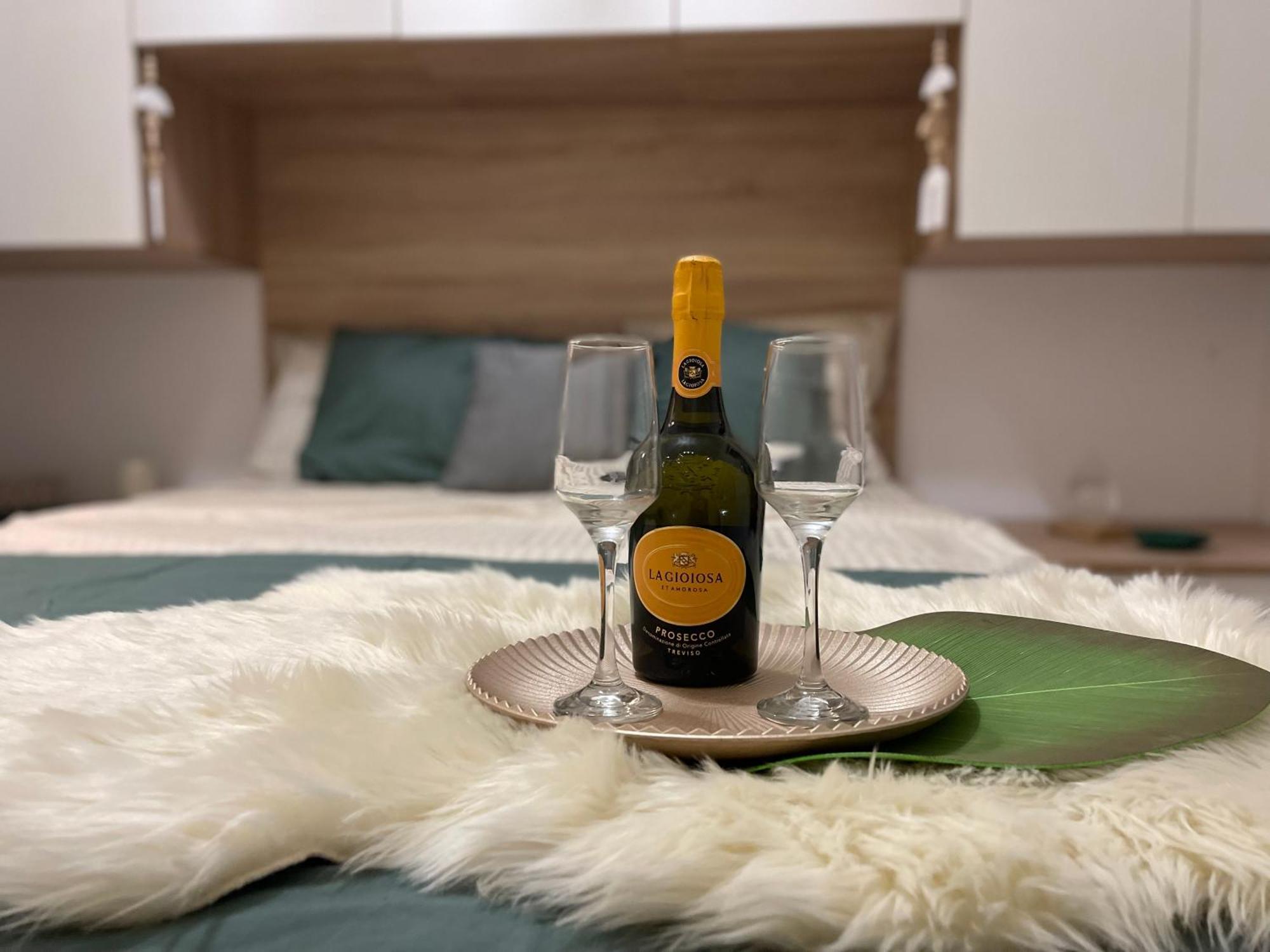 בוקרשט Radium Luxury Apartment Palace מראה חיצוני תמונה